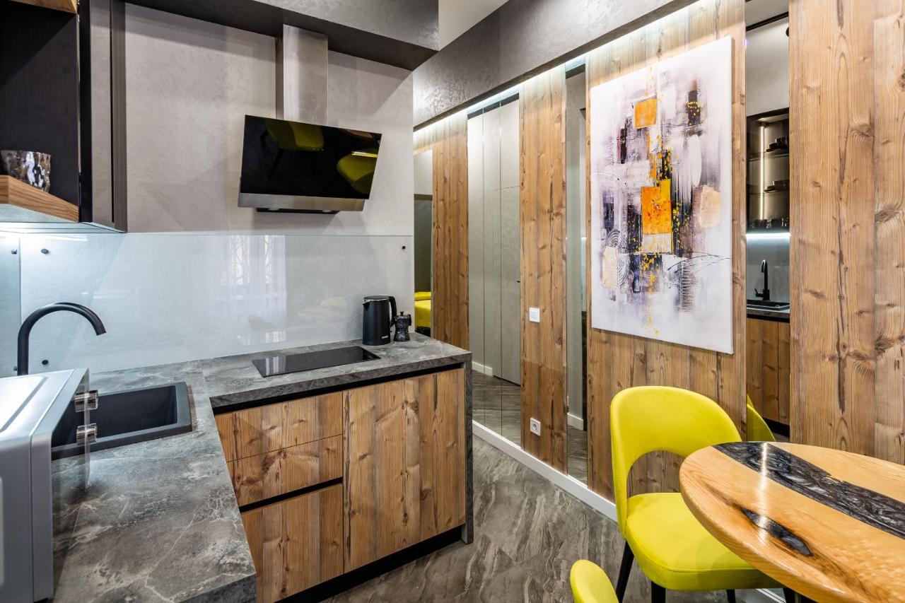 Alfa Apartments Kulisha 12 Lviv Bagian luar foto